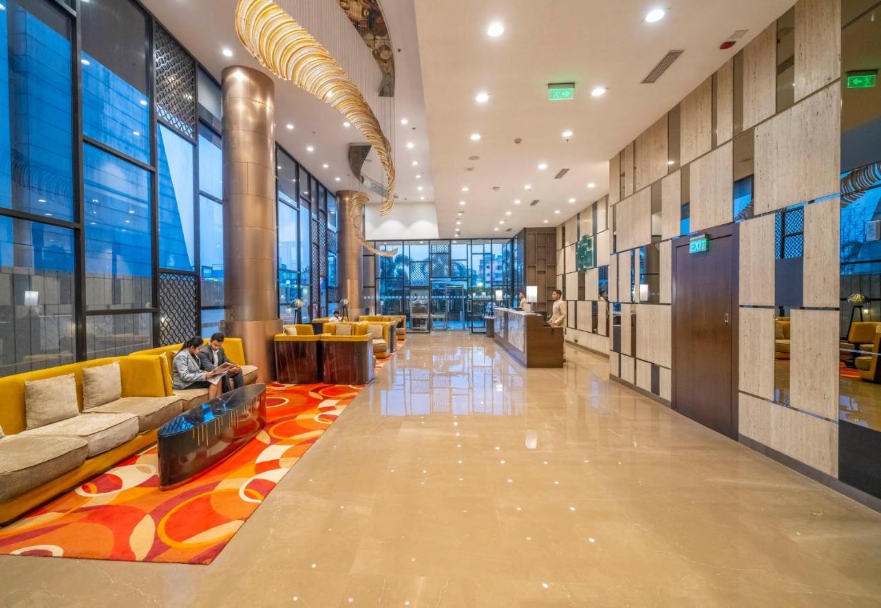 Holiday Inn Kolkata Airport By Ihg Esterno foto Lobby