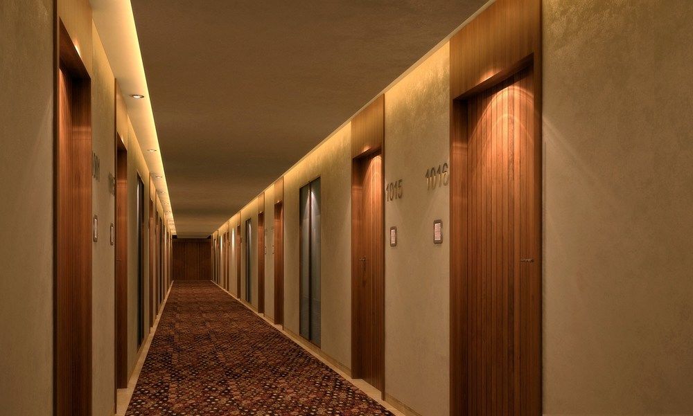 Holiday Inn Kolkata Airport By Ihg Esterno foto A hotel corridor